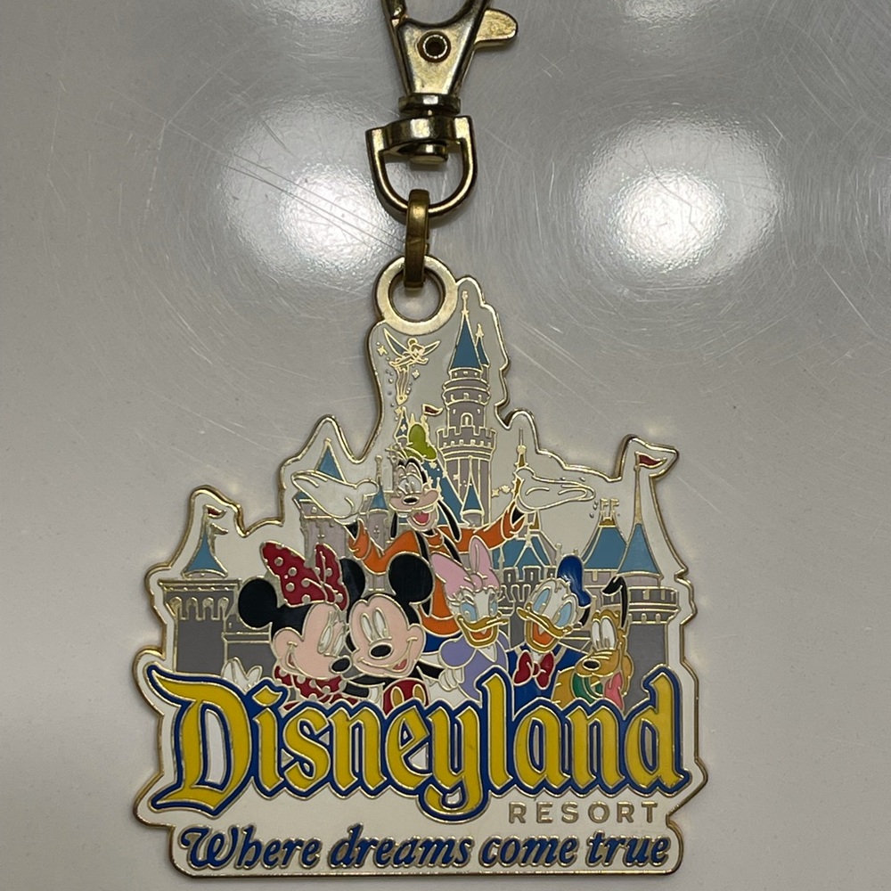 Disneyland Pin Trading Medallion Keychain